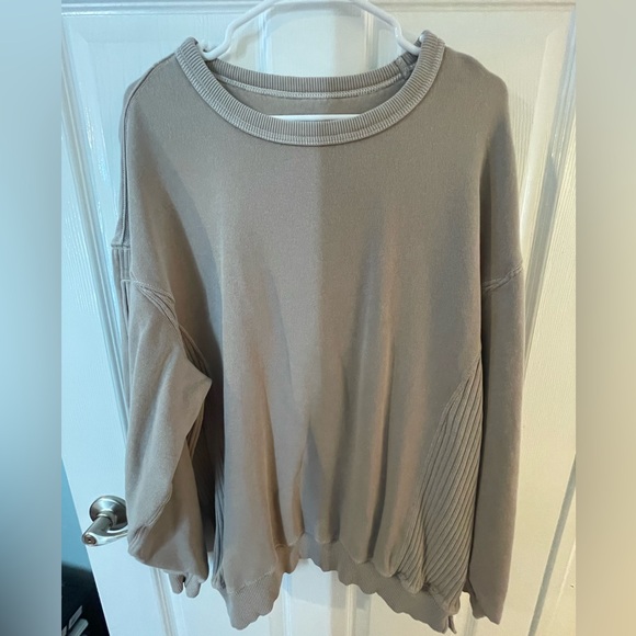 Aerie Tres Chic Keyhole Sweatshirt NWOT - Picture 14 of 15